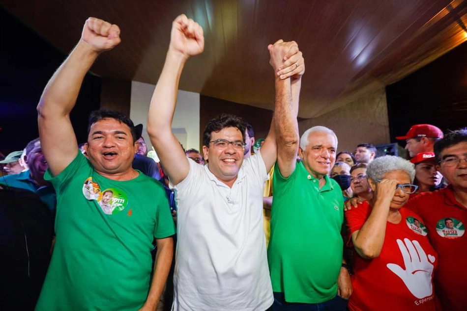 Rafael Fonteles e Wellington Dias fazem comício em Esperantina.