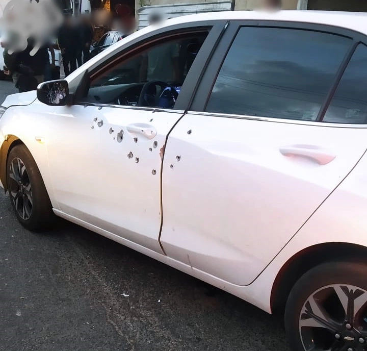 Três pessoas são baleadas em frente a bar na zona Leste de Teresina