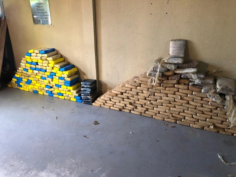 PRF apreende 149kg de maconha, 9kg de skunk e 147kg de cocaína no Sul do Piauí.