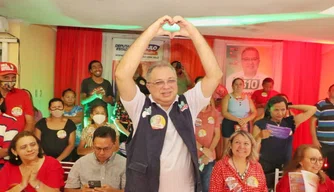 Florentino Neto visita Parnaíba e agradece votos.