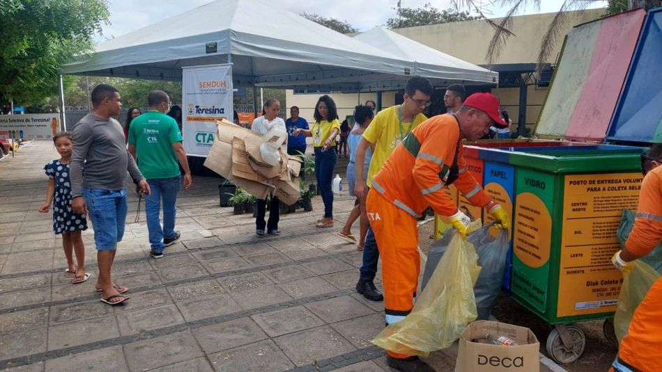 Drive Thru da Coleta Seletiva na zona Sudeste de Teresina.