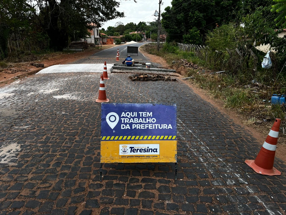 Strans começa construção de lombadas na zona rural de Teresina.