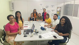 Reunião de implantação de leitos de saúde mental.