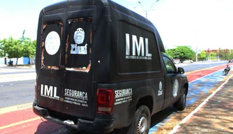 Carro do IML