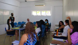 Reunião da comissão para debater sobre calendário letivo de 2023.