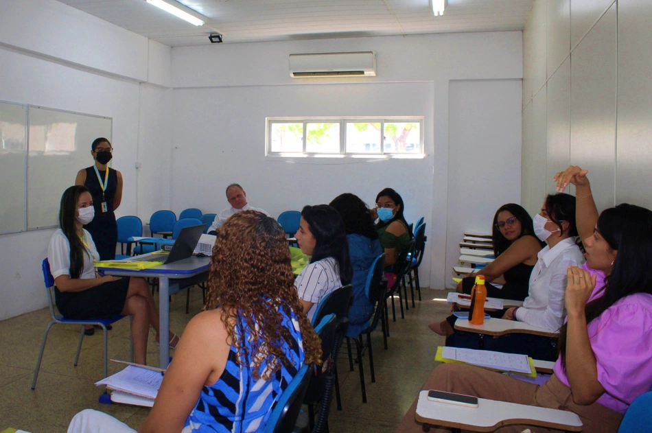 Reunião da comissão para debater sobre calendário letivo de 2023.