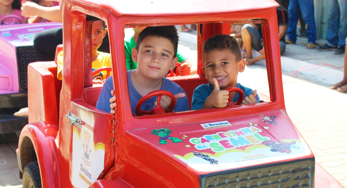 Dr. Pessoa visita lazer infantil na Santa Maria da Codipi