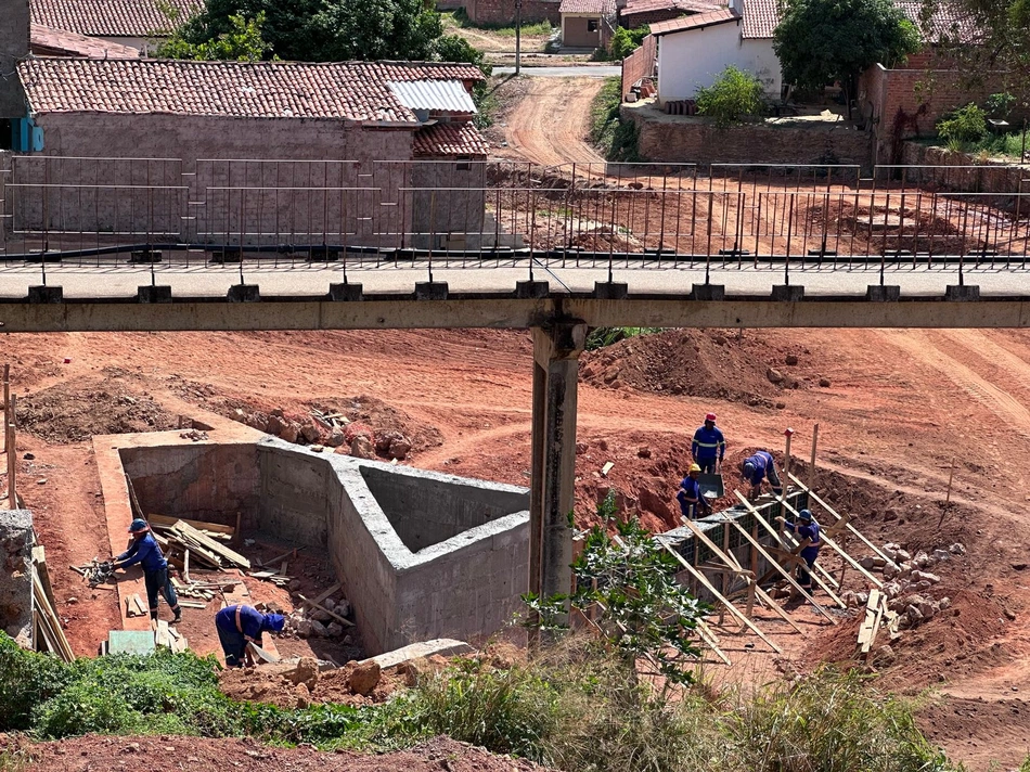 Obras no Parque Rodoviário, zona Sul de Teresina.