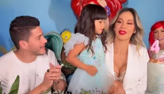 Arthur Aguiar e Maíra Cardi comemoram aniversário de 4 aos da filha Sophia.