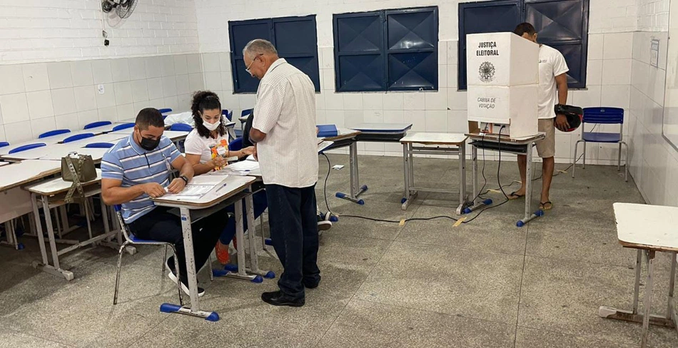 Prefeito de Teresina vota na zona Sul de Teresina.