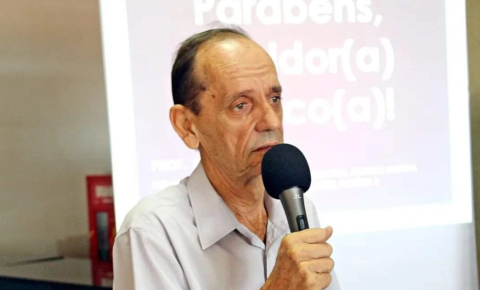 Prefeito do município de Antônio Almeida.