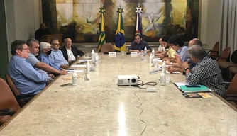 Natal Luz de Prêmios é debatido entre prefeitura e empresários da capital