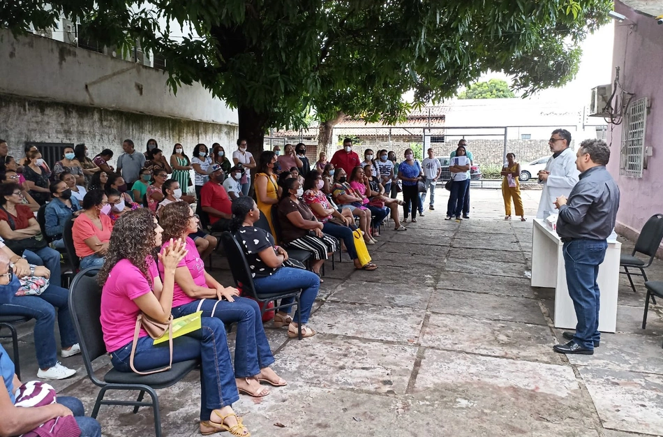 Entrega de mamografias realizadas durante campanha do Outubro Rosa em Teresina.