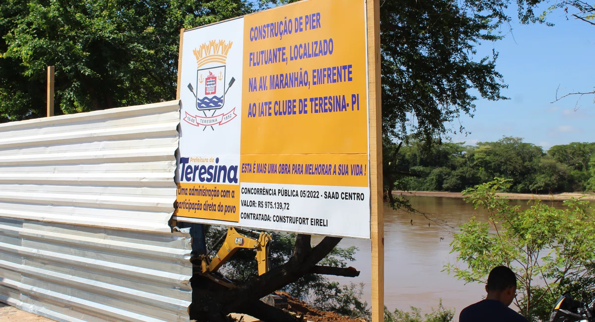 Obra do do pier flutuante em Teresina