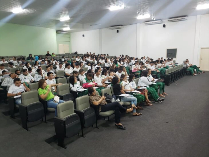 Escolas estaduais intensificam preparação de alunos para o Enem