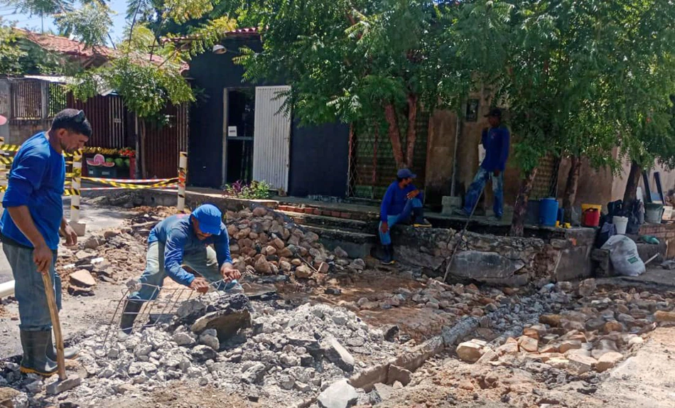 Obras de prevenção de alagamentos na zona Leste de Teresina.