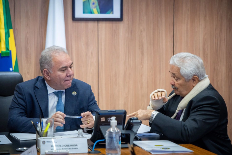 Senador Elmano Férrer se reúne com ministro Marcelo Queiroga.