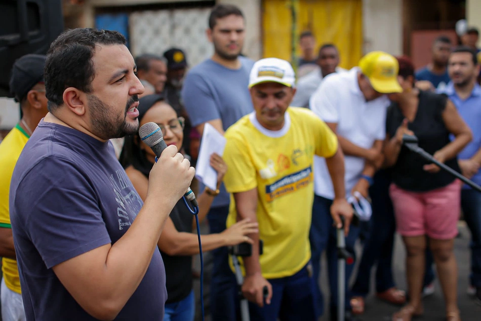 Prefeitura de Teresina e ETURB entregam quatro ruas asfaltadas no bairro Mafrense.