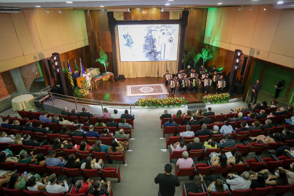 Cerimônia de entrega a Medalha do Mérito Conselheiro Saraiva.