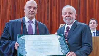 Lula é diplomado pela terceira vez em cerimônia no TSE.