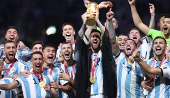 Argentina vence França e se torna tricampeã da Copa do Mundo.