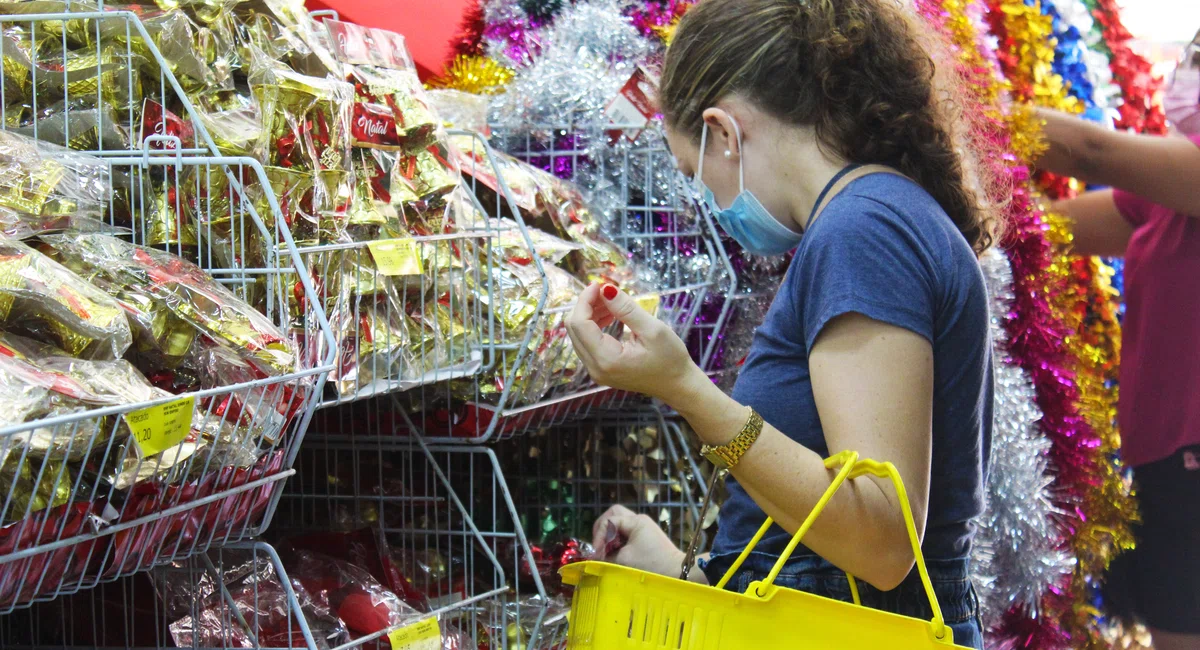 Compras de fim de ano; vendas; pib; economia;