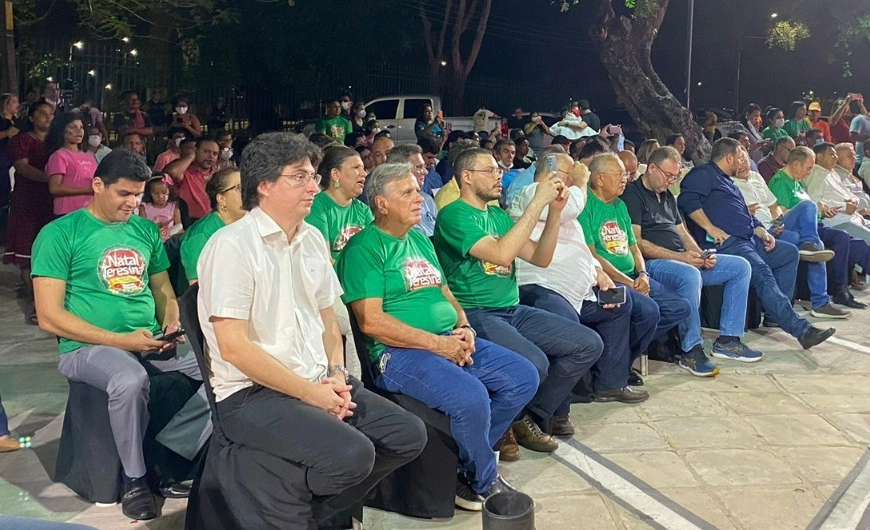 Cantada de Natal reúne dezenas de teresinenses no Palácio da Cidade