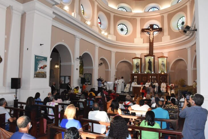 Missa na Igreja São Benedito