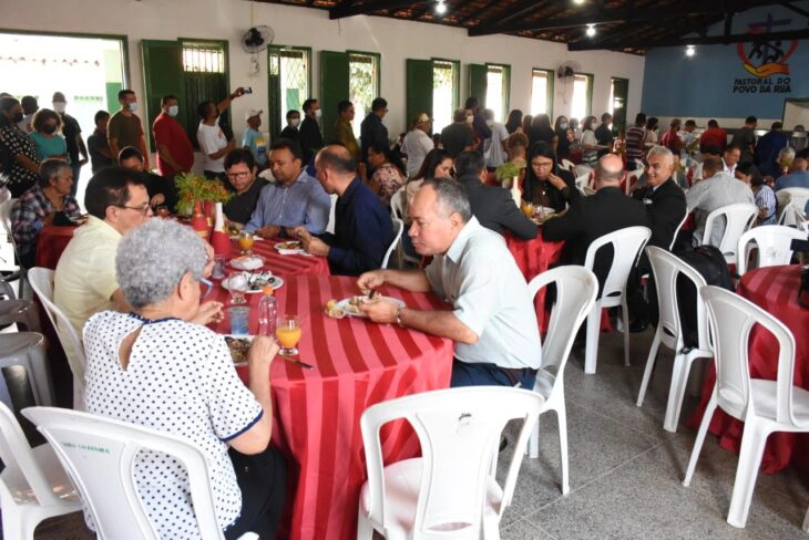 Almoço Beneficente na Casa Abrigo