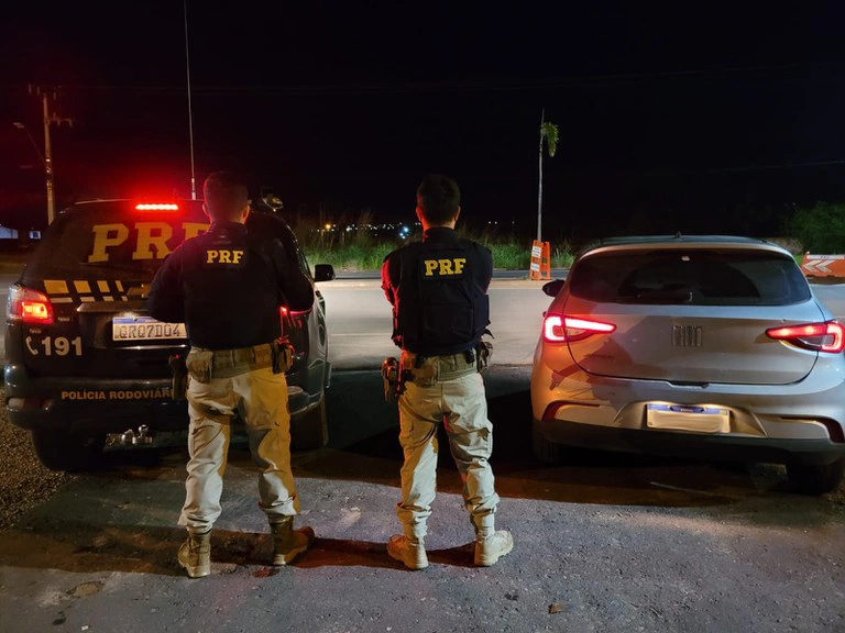 PRF recupera veículo em Bom Jesus.