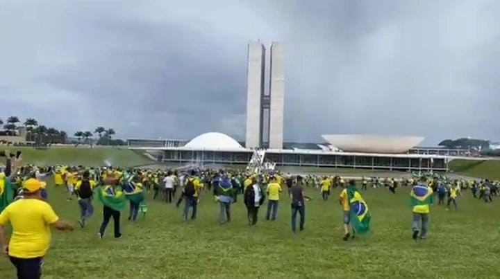 Bolsonaristas invadem Congresso Nacional