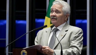 Senado Elmano Férrer