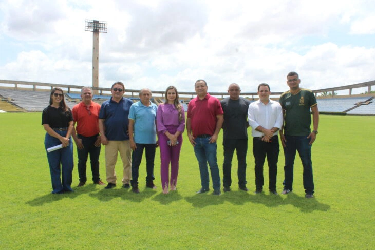 Visita ao Estádio Albertão