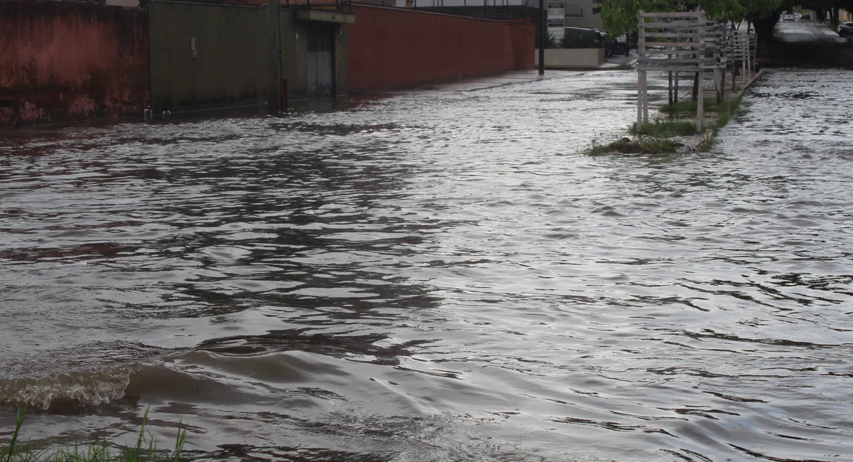 Rua alagada em Teresina