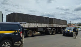 Carga de cigarros avaliada em R$ 1,4 milhão é apreendida em Jacobina