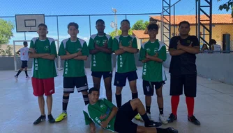 Alunos da E.M Machado de Assis participam de torneio interclasse.