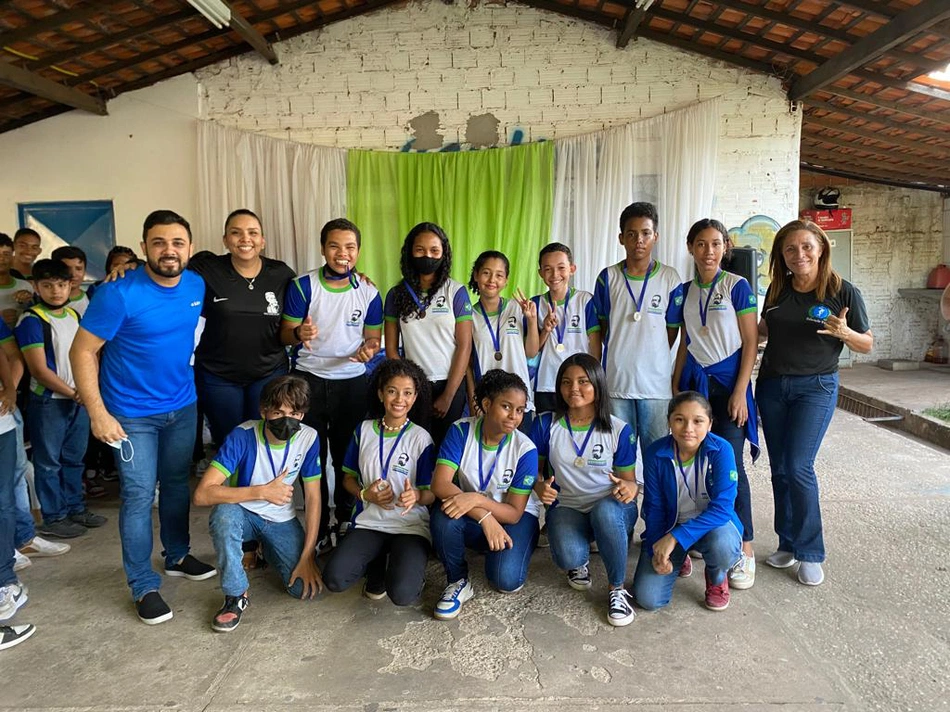 Alunos da E.M Machado de Assis participam de torneio interclasse e competição de desenho.