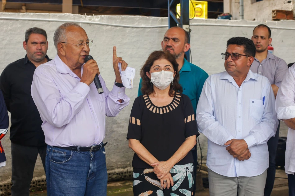 Dr. Pessoa faz entrega de novos veículos para o SAMU.