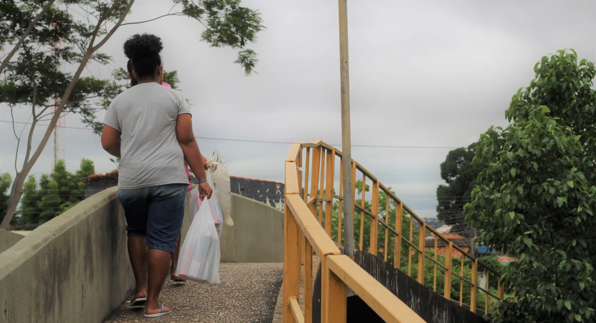 Falta de grade de proteção em viaduto assusta moradores do Mafuá