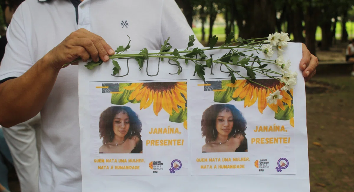 Ato em homenagem a Janaína Bezerra.