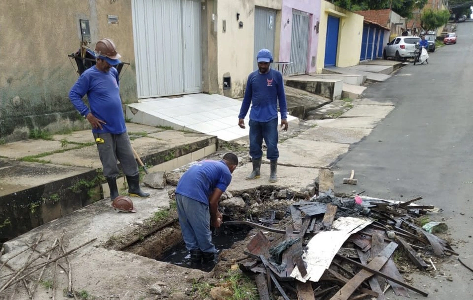 SAAD Sul realiza limpeza na galeria do bairro Lourival Parente.