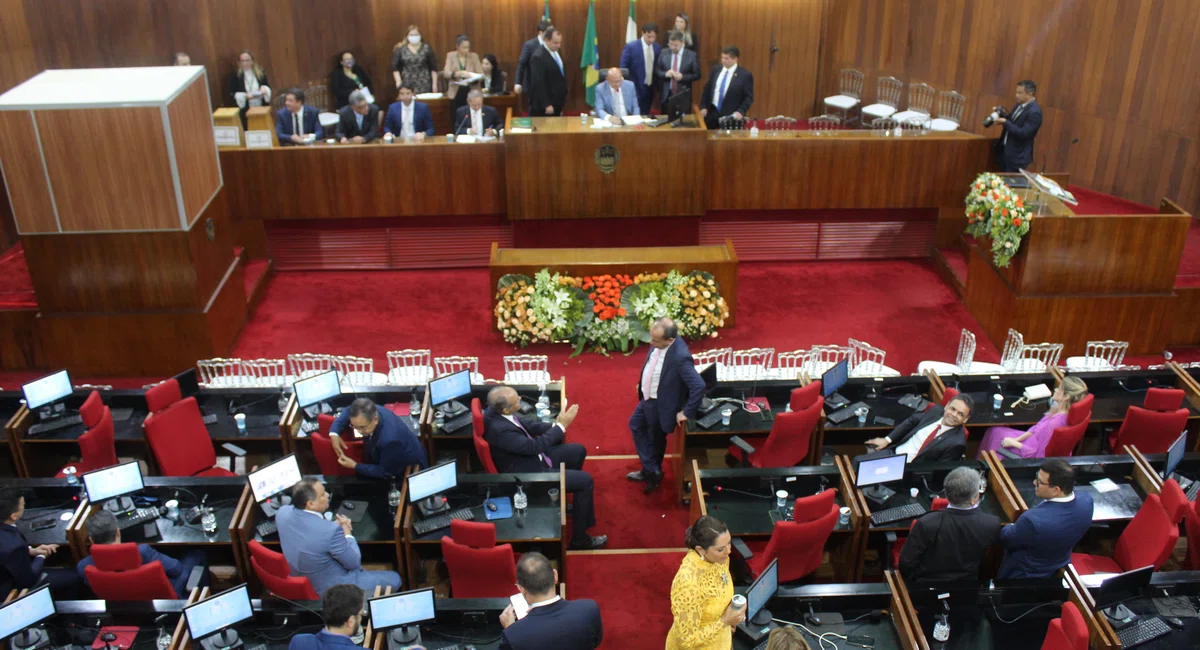 Deputados eleitos são empossados na Alepi