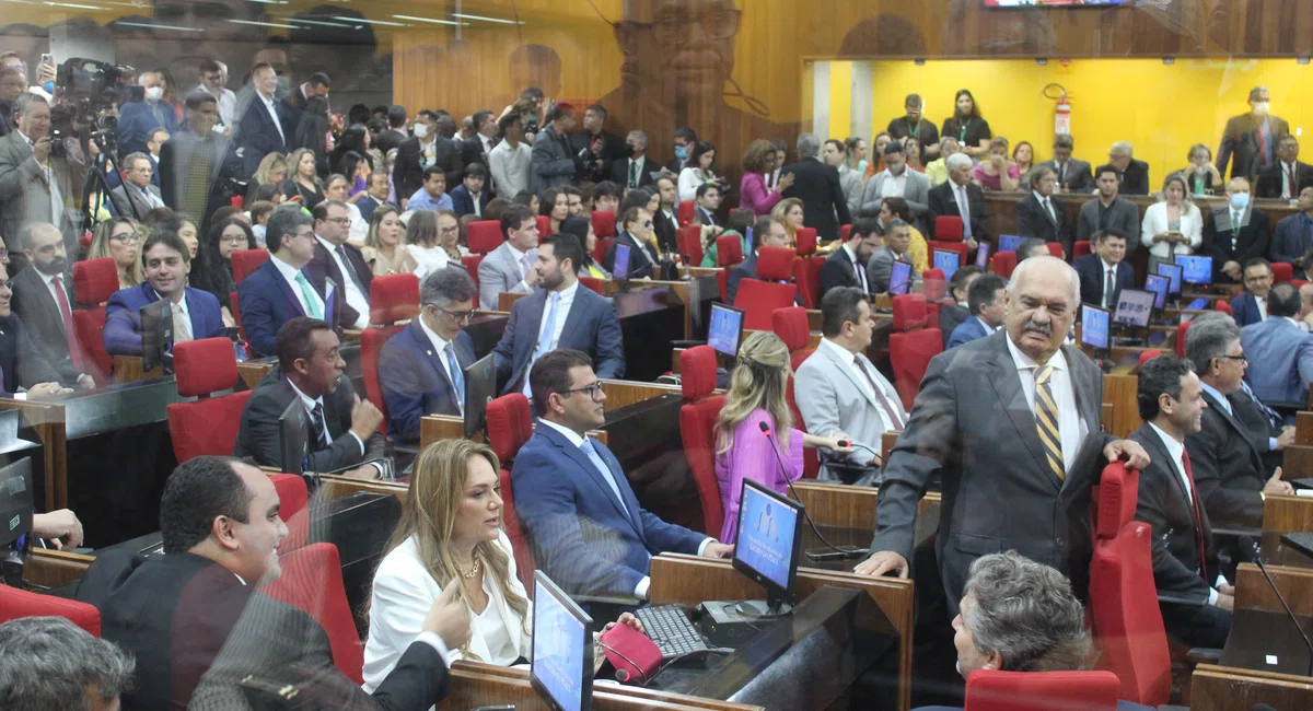 Deputados eleitos são empossados na Alepi