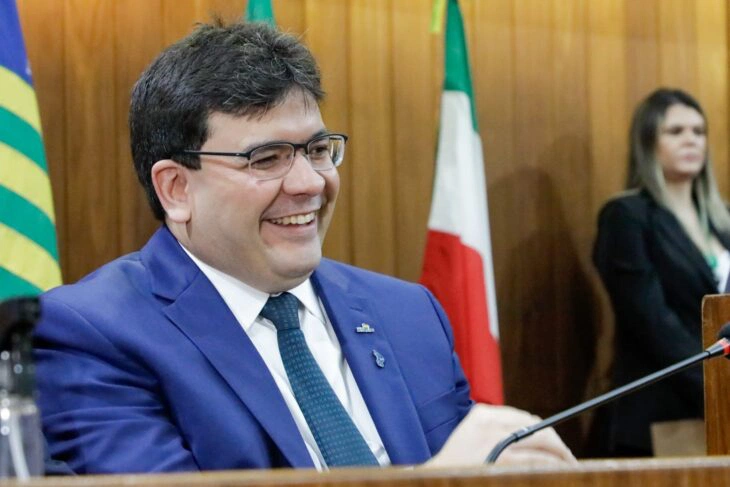 Rafael Fonteles participa da solenidade de posse dos deputados estaduais do Piauí.