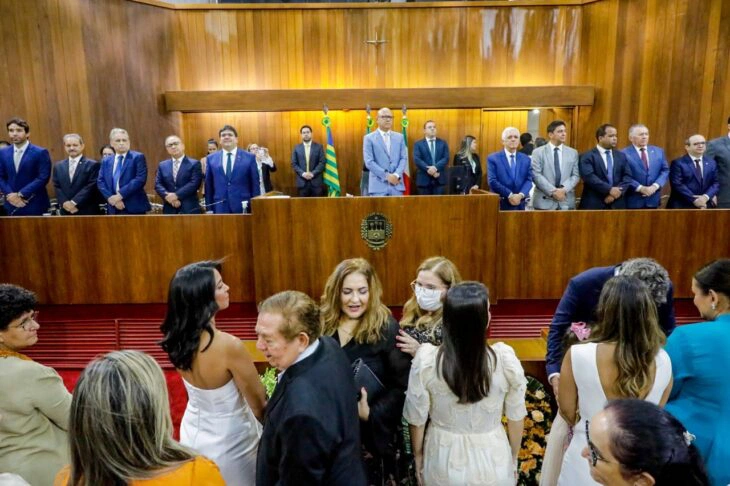 Rafael Fonteles participa da solenidade de posse dos deputados estaduais do Piauí.