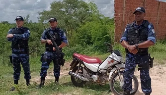 Moto roubada em matagal na cidade de Timon;