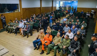 Reunião para discutir os últimos detalhes do esquema de segurança do Corso de Teresina.