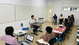 Semec promove encontro para tratar sobre as orientações pedagógicas para o ano letivo de 2023.