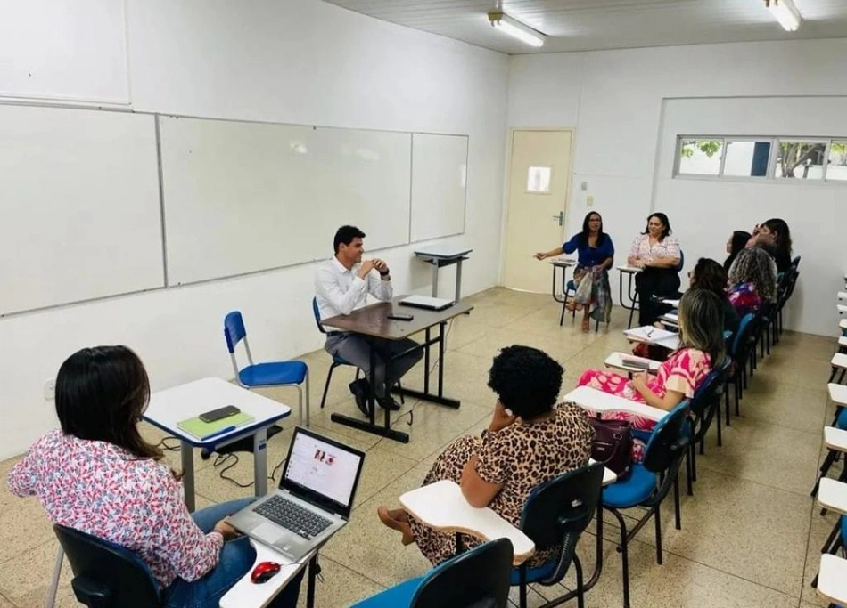 Semec promove encontro para tratar sobre as orientações pedagógicas para o ano letivo de 2023.