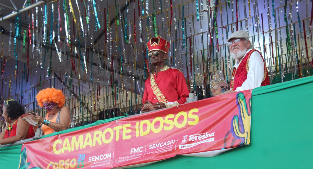 Corso 2023 reúne centenas de foliões em Teresina